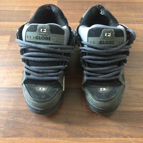 globe mens sabre skate shoes